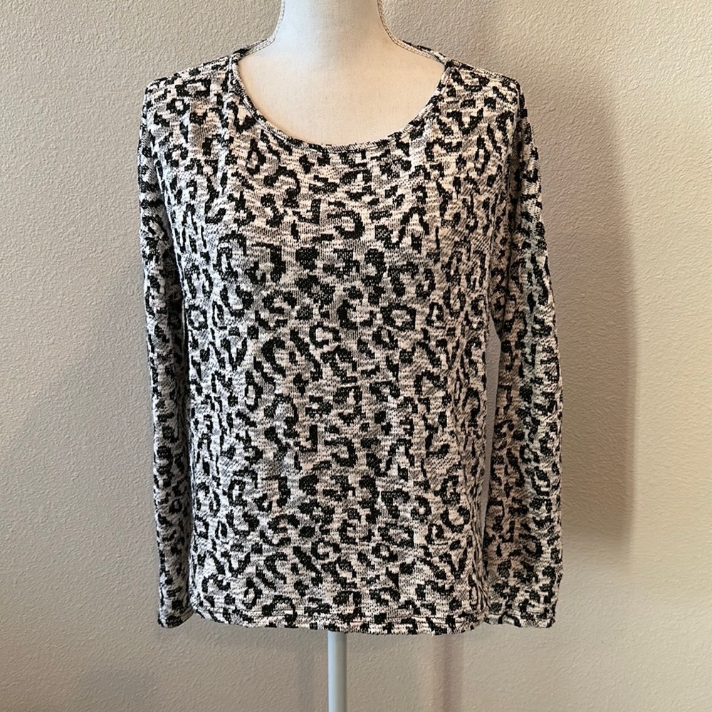 Light Weight Leopard Sweater